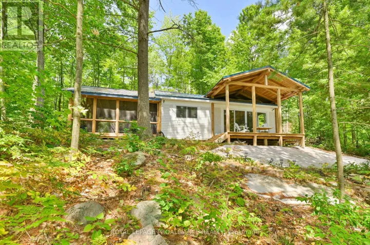 1780 MAZINAW LAKE, North Frontenac (Frontenac North), Ontario K0H1K0