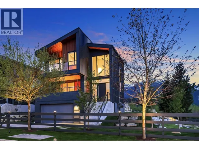2938 HUCKLEBERRY DRIVE, Squamish, British Columbia V8B1B2