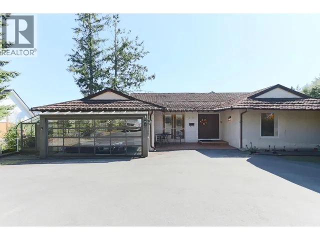 4591 WOODGREEN DRIVE, West Vancouver, British Columbia V7S2V3