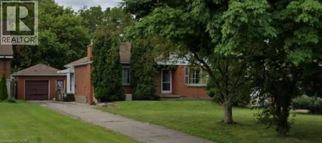 33 STONE CHURCH Road W, Hamilton, Ontario L9B1A1
