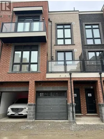 12 - 9 PHELPS (UPPER) LANE, Richmond Hill (Oak Ridges), Ontario L4E1J4