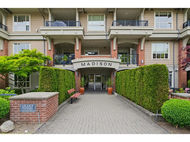 203 15357 17A AVENUE, Surrey, British Columbia V4A1V4
