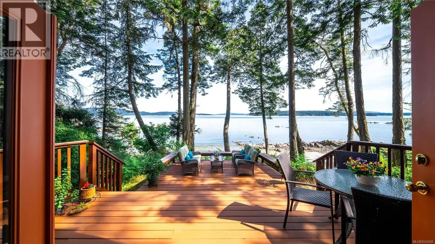 57 McKenzie Cres, Piers Island, British Columbia V8L5Y7