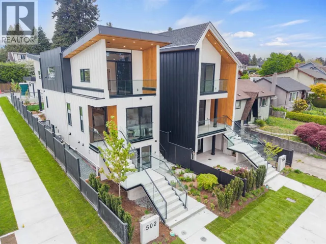 502 E 5TH STREET, North Vancouver, British Columbia V7L1M4