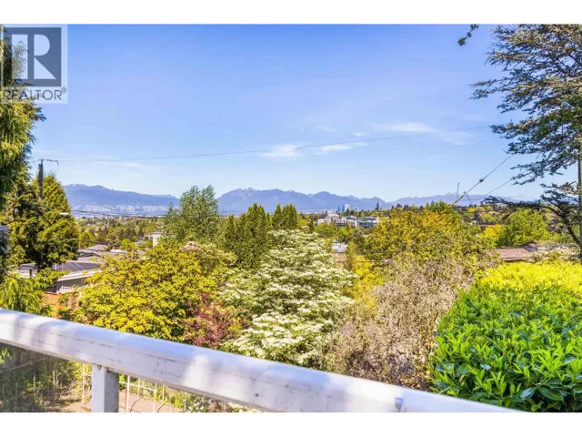 4888 NARVAEZ DRIVE, Vancouver, British Columbia V6L2J2