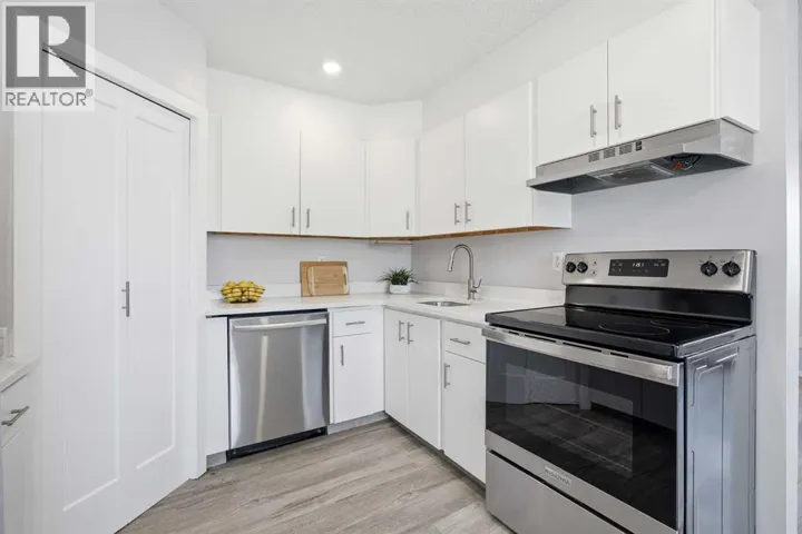 17, 3809 45 Street SW, Calgary, Alberta T3E3H4
