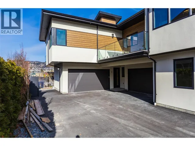970 Lawson Avenue Unit# 4, Kelowna, British Columbia V1Y6T1