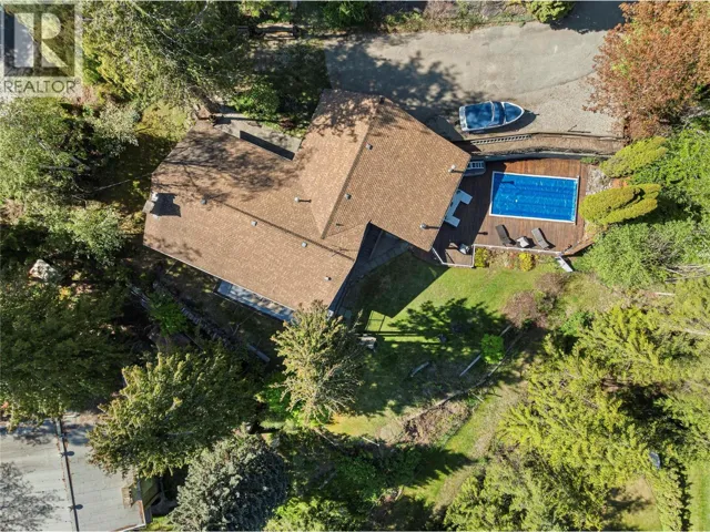 2499 Ridgeview Place, Blind Bay, British Columbia V0E1H2
