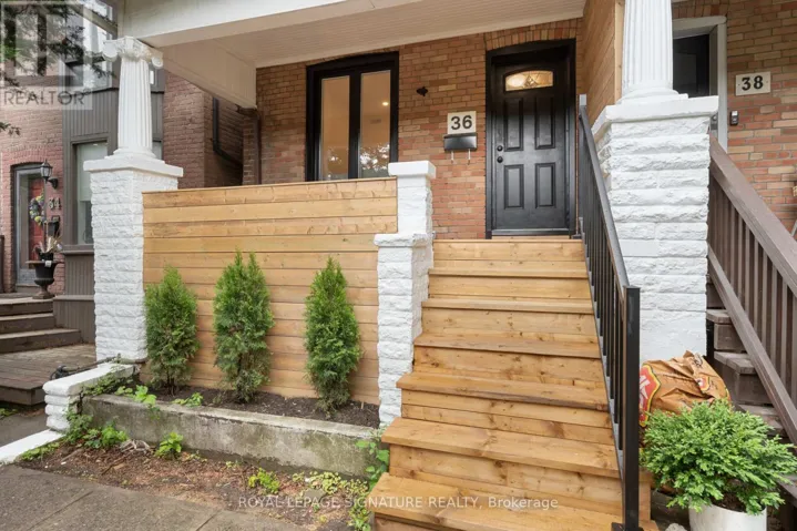 UPPER - 36 TENNIS CRESCENT, Toronto (South Riverdale), Ontario M4K1J3