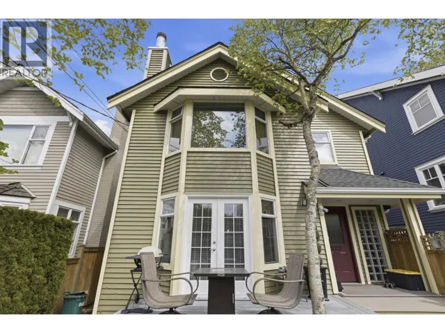 31 W 15TH AVENUE, Vancouver, British Columbia V5Y1X7
