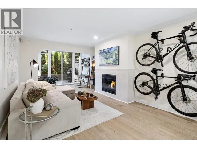 114 155 E 3RD STREET, North Vancouver, British Columbia V7L1E5