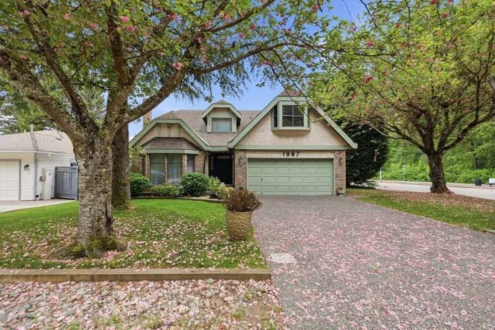 1987 144 STREET, Surrey, British Columbia V4A7M6