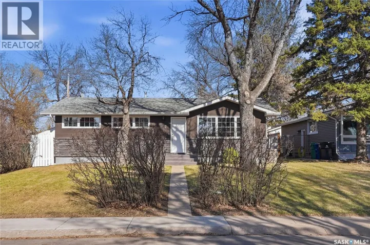 2 Hardy CRESCENT, Saskatoon, Saskatchewan S7H3E7