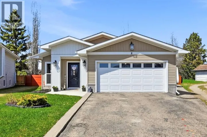 8 Willow Place, Lacombe, Alberta T4L1V3