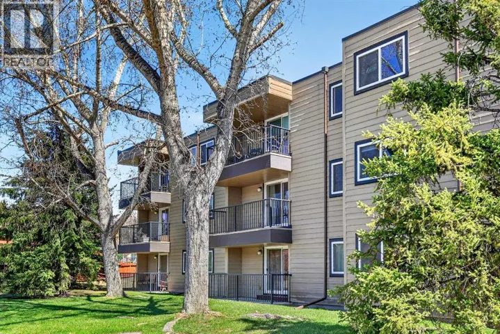 204, 36 Glenbrook Crescent, Cochrane, Alberta T4C1T2