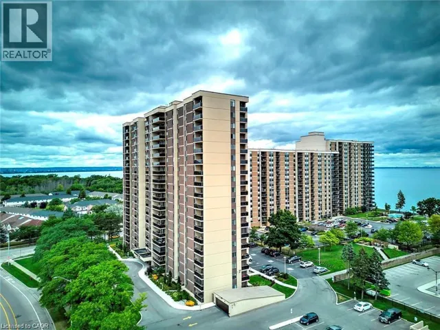 301 FRANCES Avenue Unit# 704, Stoney Creek, Ontario L8E3W6