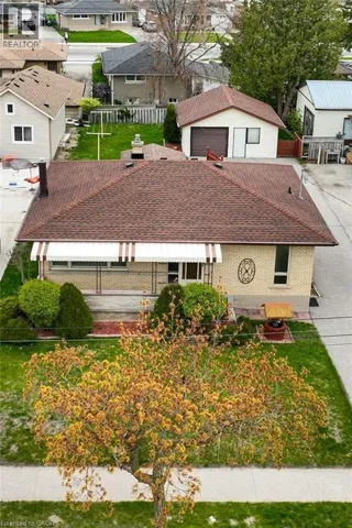 144 BYRON Avenue, Kitchener, Ontario N2C1Z8