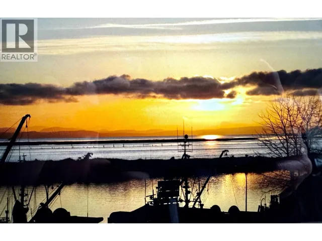 402 4111 BAYVIEW STREET, Richmond, British Columbia V7E6T5