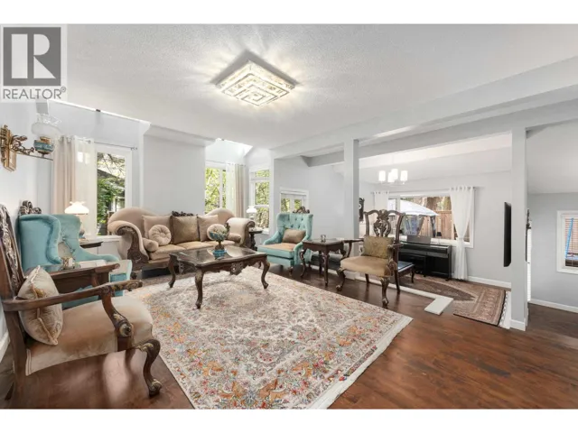 1991 CEDAR VILLAGE CRESCENT, North Vancouver, British Columbia V7J3P5
