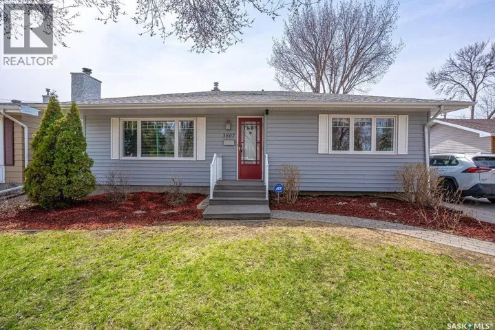 3807 Lakeview STREET, Regina, Saskatchewan S4S1H3
