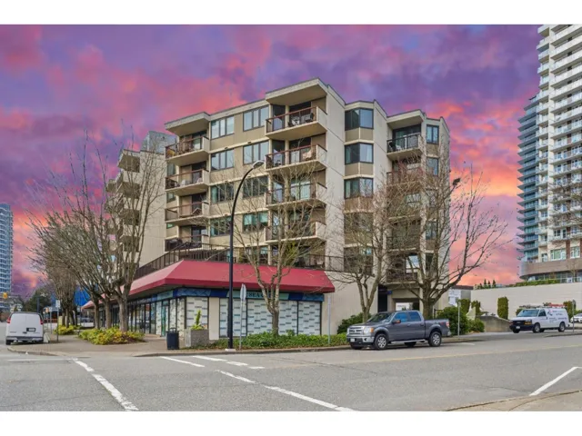 305 1521 GEORGE STREET, White Rock, British Columbia V4B4A4