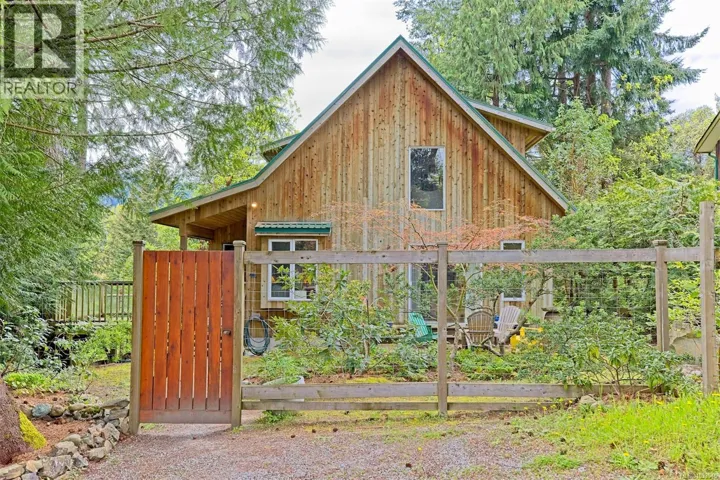 110 Village Terr, Salt Spring, British Columbia V8K2V2