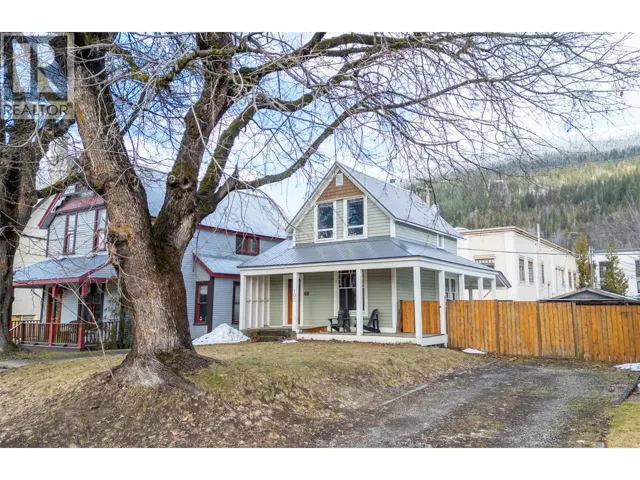 102 Third Street E, Revelstoke, British Columbia V0E2S0