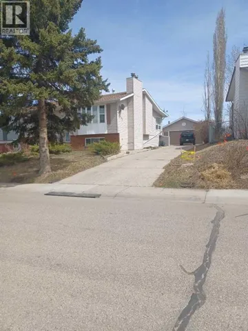 33 Forest Drive, Sylvan Lake, Alberta T4S1H4