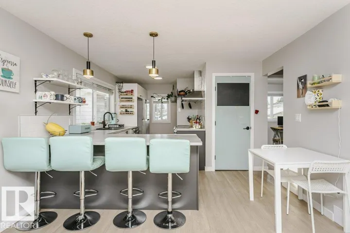 9020 152 ST NW, Edmonton, Alberta T5R1M3