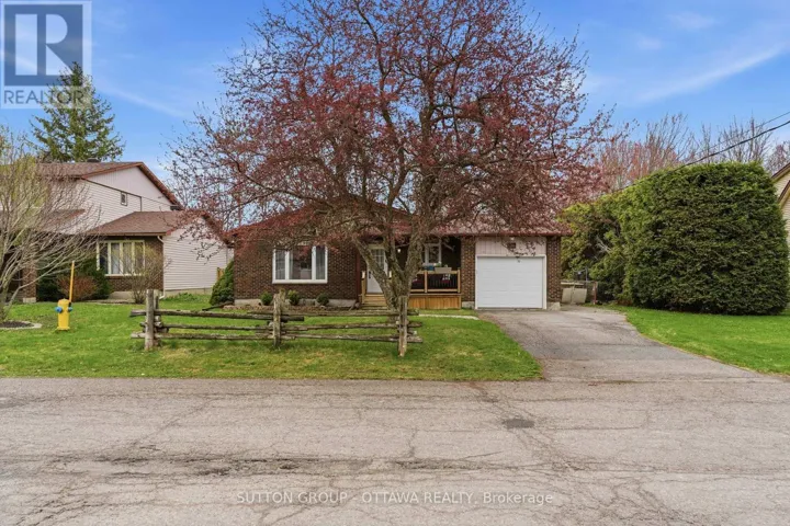 380 MAPLE STREET, Russell, Ontario K4R1B5
