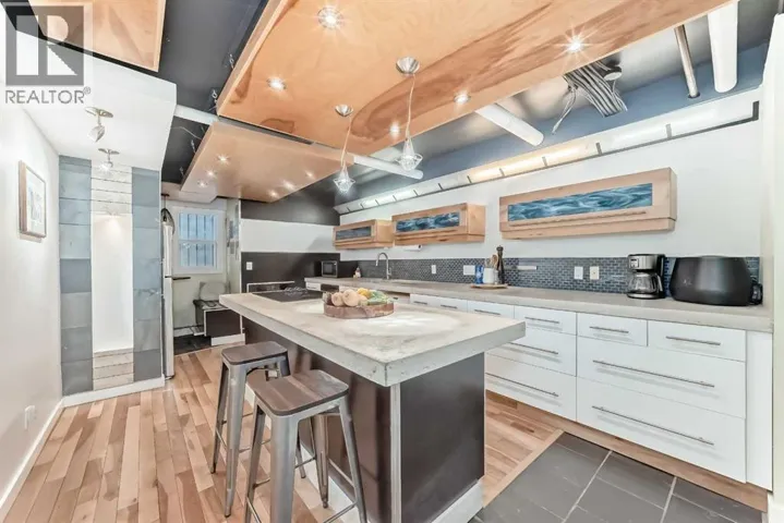 101, 128 15 Avenue SW, Calgary, Alberta T2R0P5