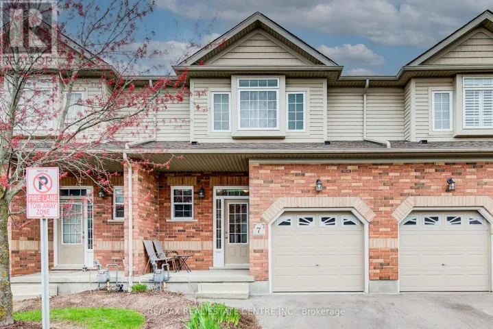 7 - 330 DEARBORN BOULEVARD, Waterloo, Ontario N2J4Y9