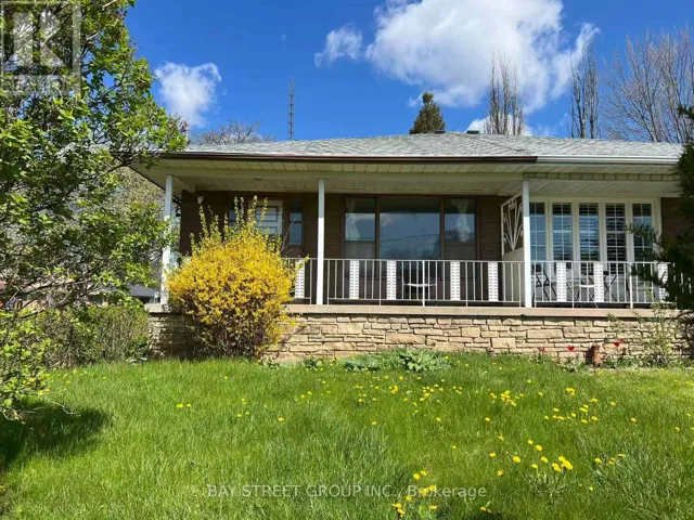 2 SLIDELL CRESCENT, Toronto (Parkwoods-Donalda), Ontario M3A2C4