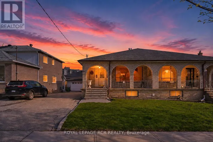 39 DOVEHOUSE AVENUE, Toronto (York University Heights), Ontario M3J1A3