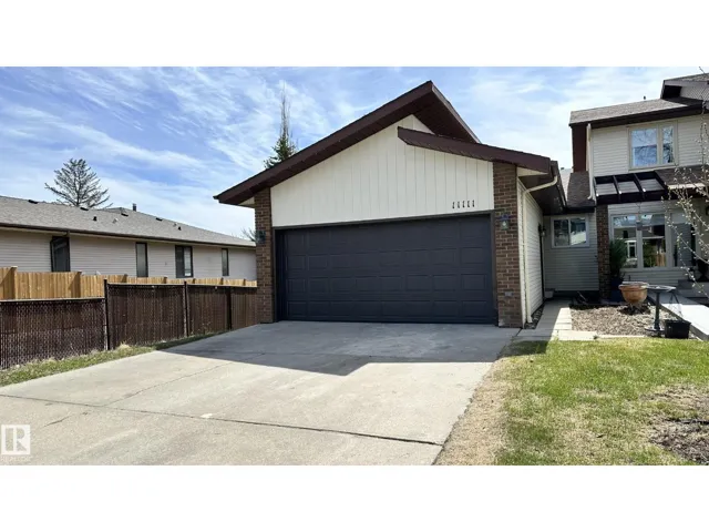 11111 157 AV NW, Edmonton, Alberta T5X4V1