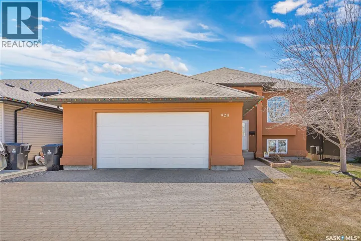 924 Coppermine WAY, Martensville, Saskatchewan S0K0A2