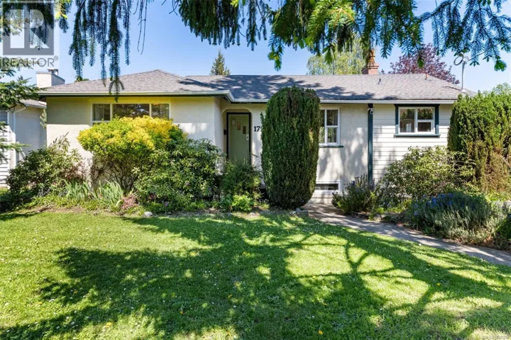 1728 Kenmore Rd, Saanich, British Columbia V8N2E7