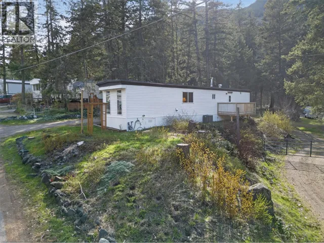1514 HWY 3A Unit# 16, Keremeos, British Columbia V0X1N6