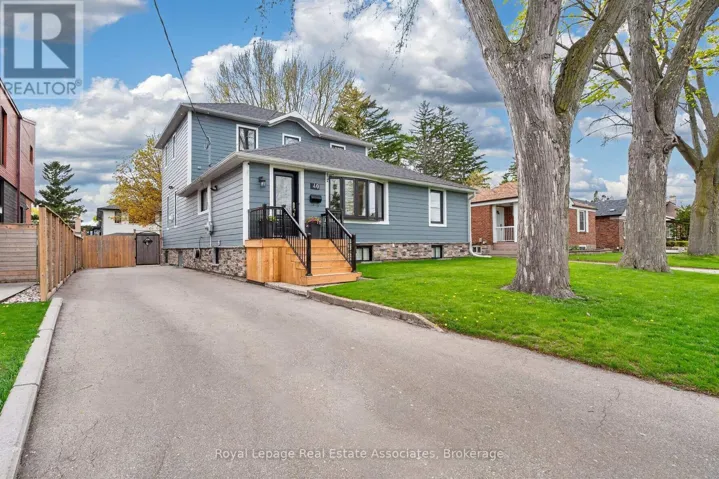 40 BRIARWOOD AVENUE, Mississauga (Port Credit), Ontario L5G3N6