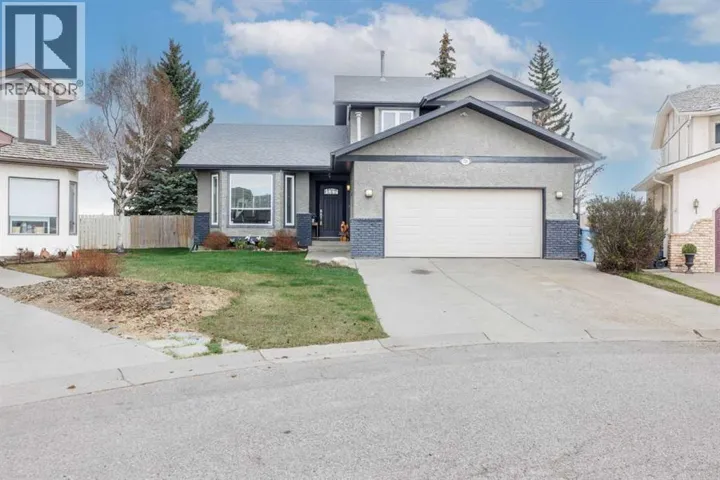228 Wood Valley Bay SW, Calgary, Alberta T2W5Y4