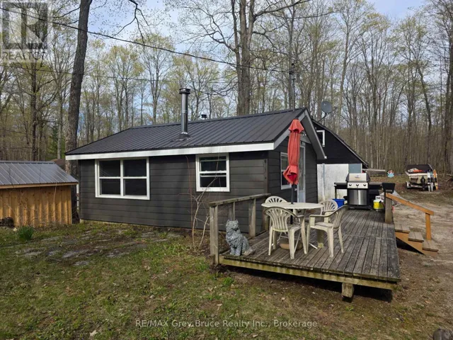 151 FRANCIS DRIVE, Georgian Bluffs, Ontario N0H2K0