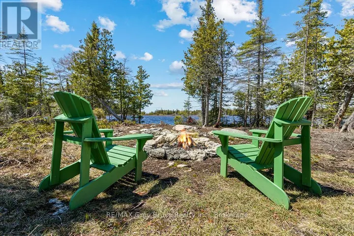 916 DORCAS BAY ROAD, Northern Bruce Peninsula, Ontario N0H2R0