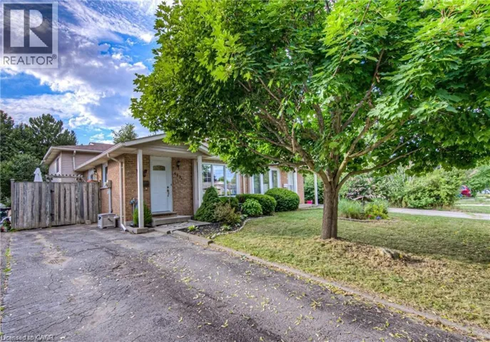 483 KINGSCOURT Drive Unit# A, Waterloo, Ontario N2K2X9