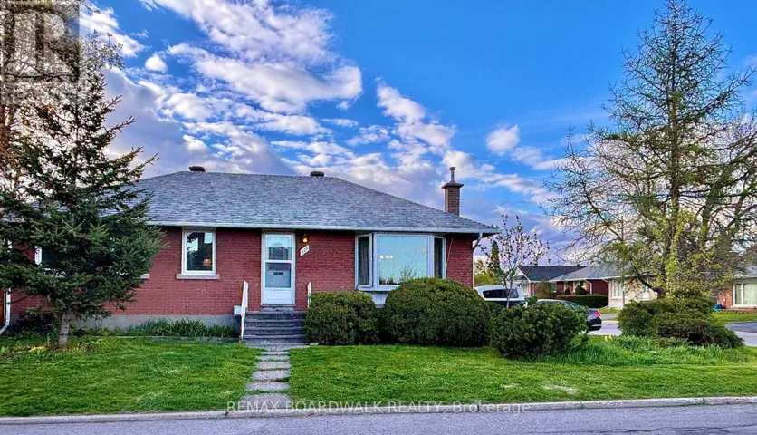 625 CLARKE AVENUE, Ottawa, Ontario K1K0Y6