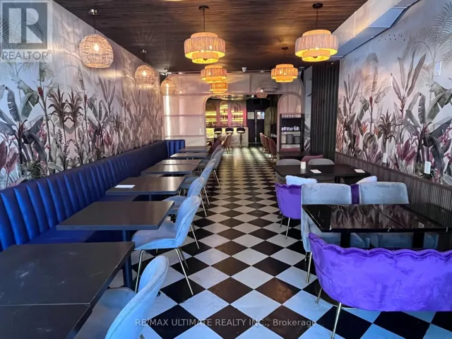 MAIN FLOOR - 633 COLLEGE STREET, Toronto (Trinity-Bellwoods), Ontario M6G1B5
