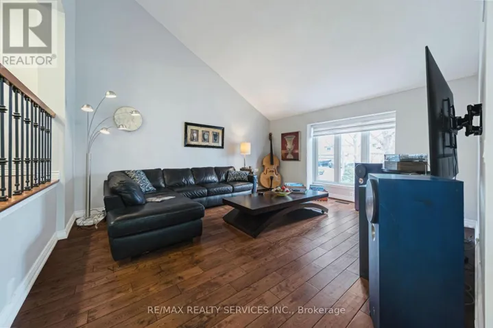 96 ROYAL PALM DRIVE, Brampton (Heart Lake East), Ontario L6Z1P7