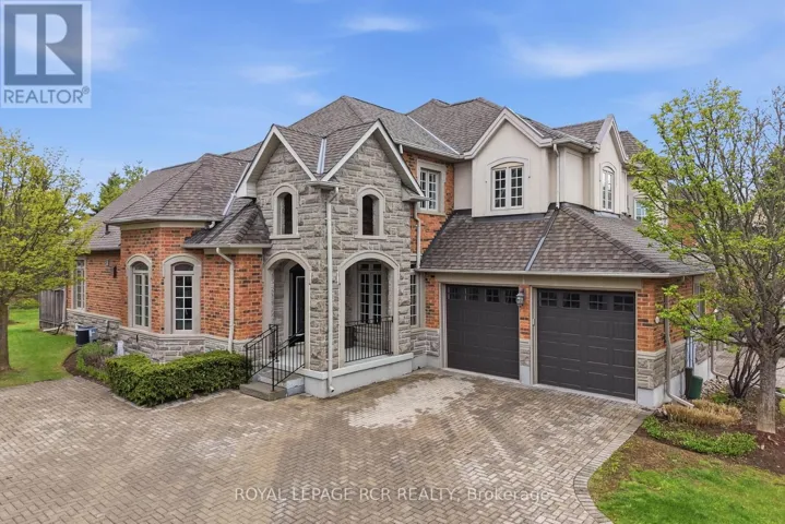107 - 16 BONNELL CRESCENT, Aurora (Aurora Estates), Ontario L4G7S8