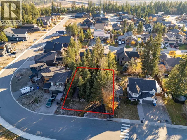 1526 Cedar Street, Golden, British Columbia V0A1H0