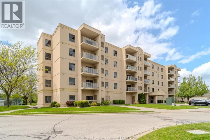 315 Village Grove DRIVE Unit# 301, Tecumseh, Ontario N8N5G4
