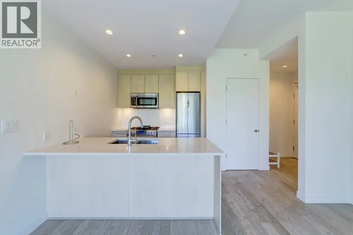 1xx 9060 UNIVERSITY CRESCENT, Burnaby, British Columbia V5A0E1